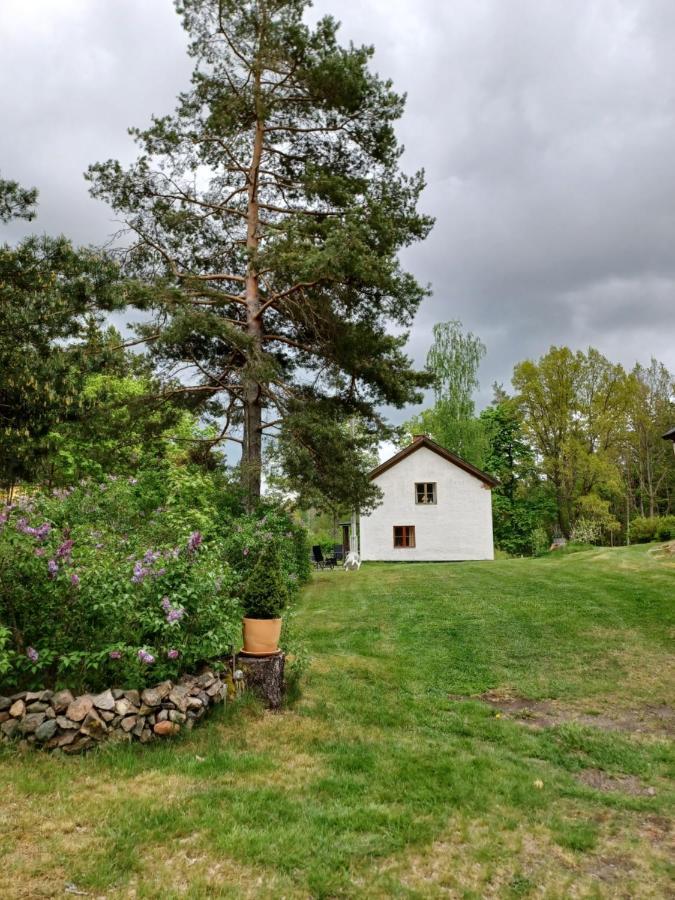 Kopparhyttan1 Guest House Valdemarsvik Bagian luar foto